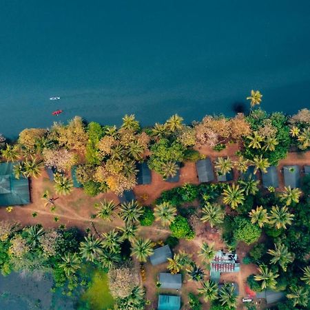 Amritara Riverside Camp Thattakād Exterior foto
